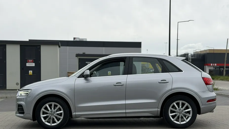 AUDI Q3 -