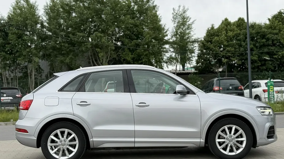 AUDI Q3 -