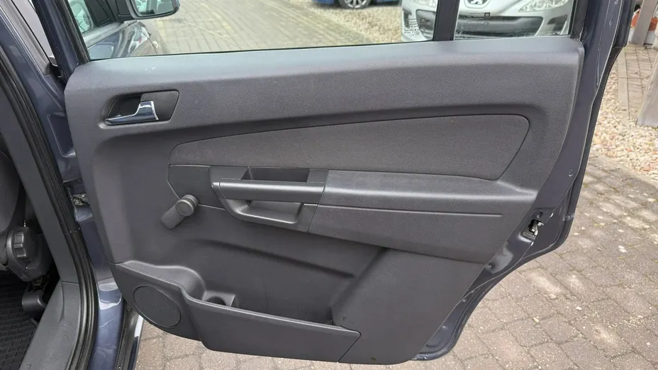 OPEL Zafira -