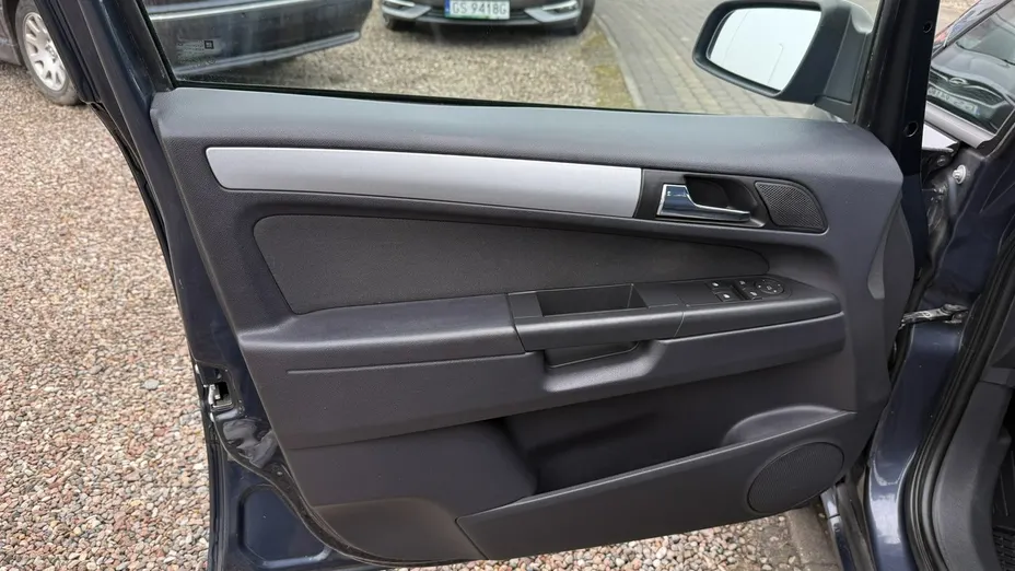 OPEL Zafira -