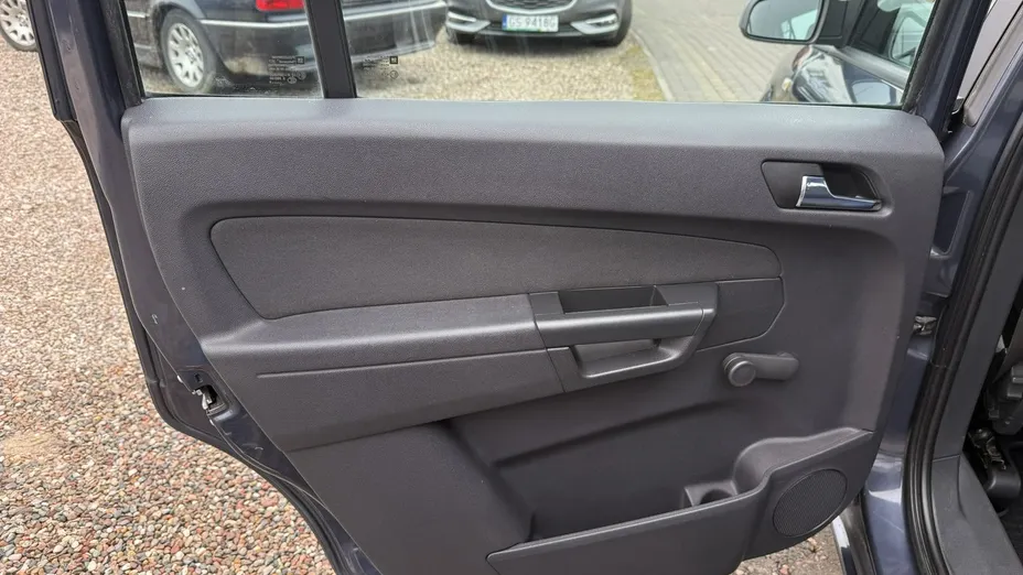 OPEL Zafira -