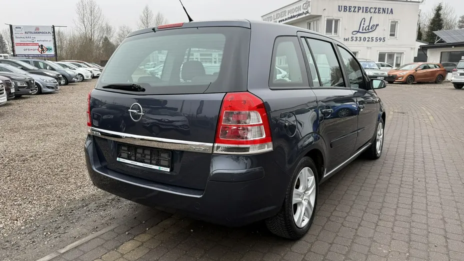 OPEL Zafira -