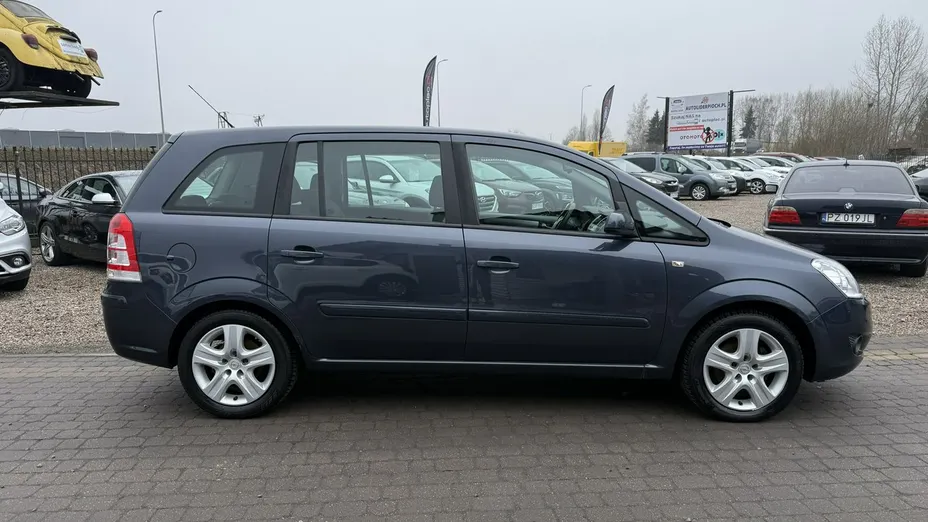 OPEL Zafira -