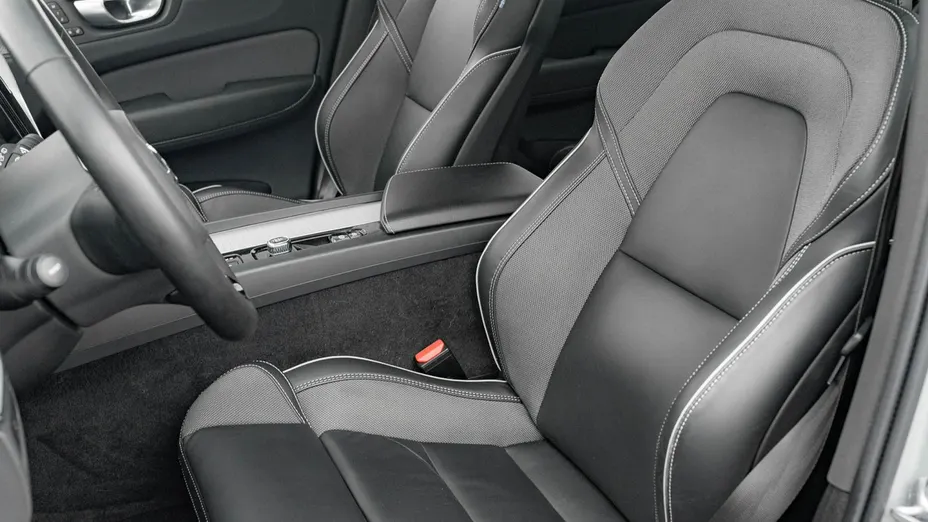 VOLVO XC60 -