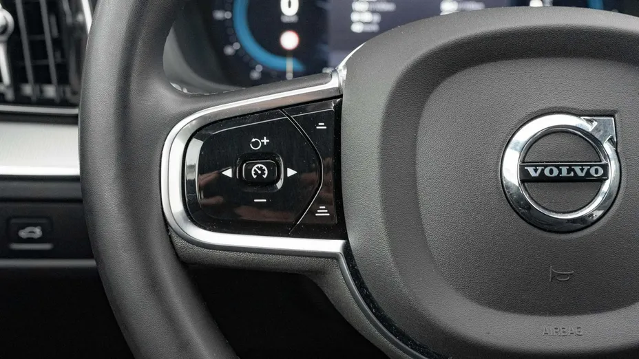 VOLVO XC60 -