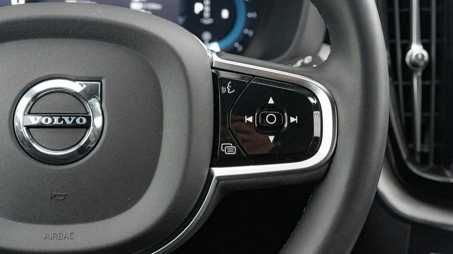 VOLVO XC60 -
