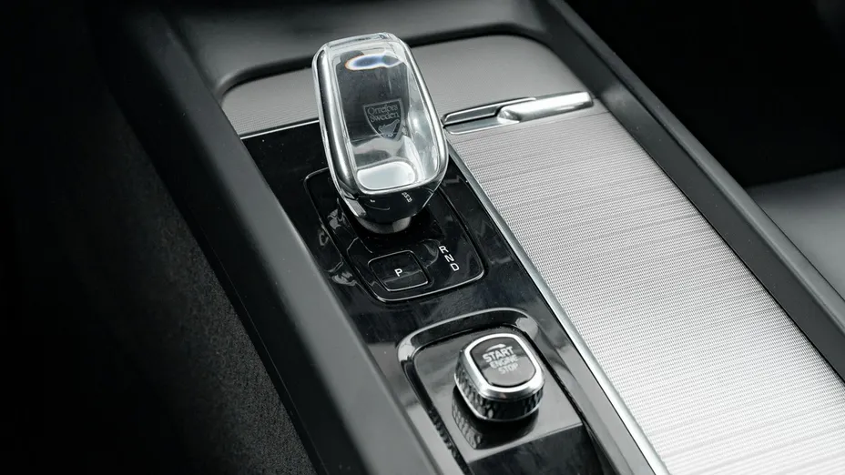 VOLVO XC60 -