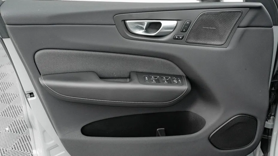 VOLVO XC60 -