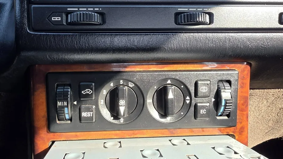 MERCEDES-BENZ SL -