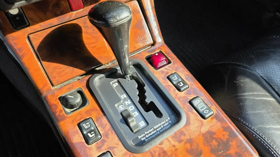 MERCEDES-BENZ SL -