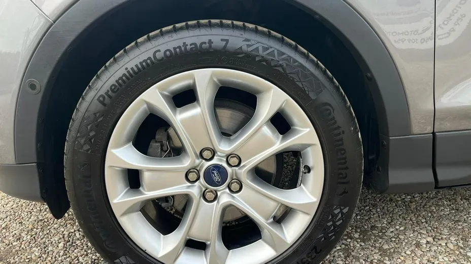 FORD Kuga -