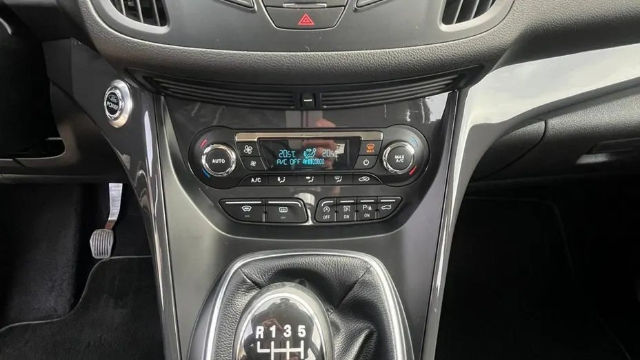 FORD Kuga -