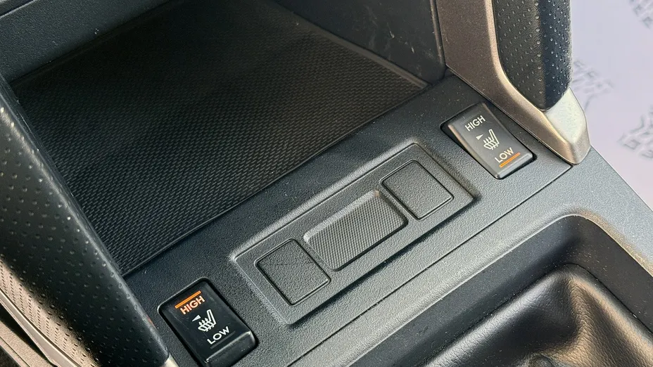 SUBARU Forester -