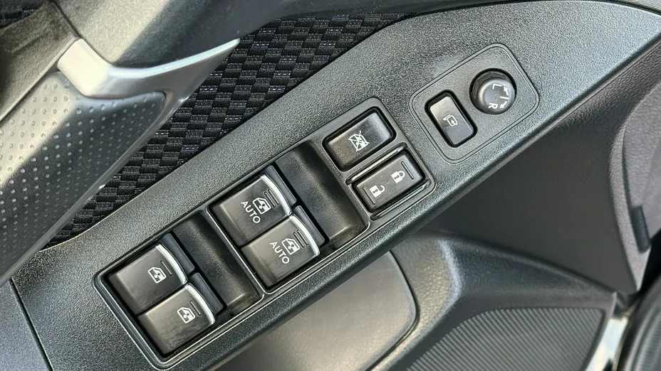 SUBARU Forester -