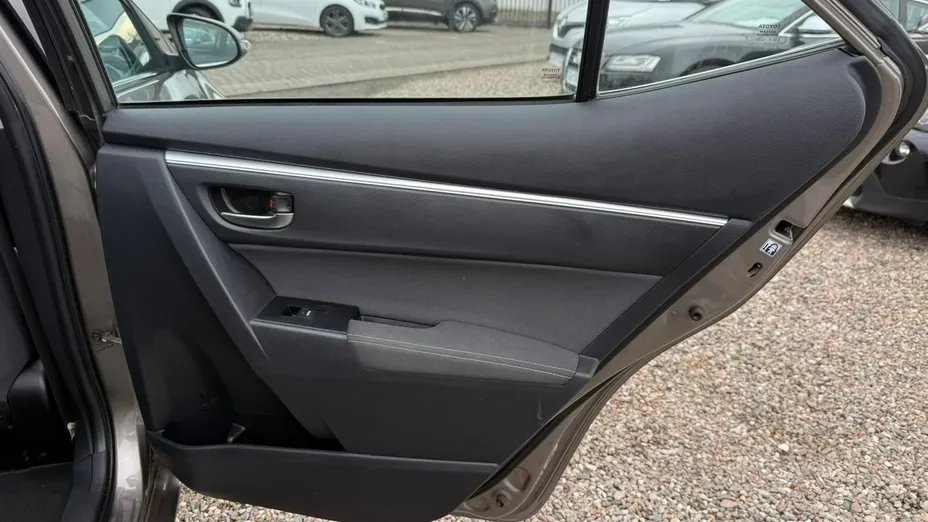 TOYOTA Corolla -