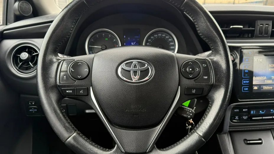 TOYOTA Corolla -
