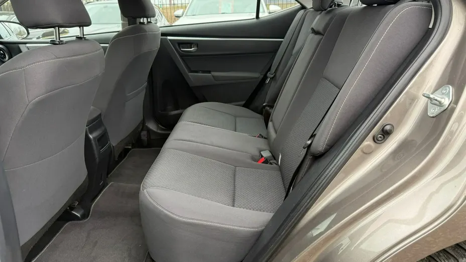 TOYOTA Corolla -