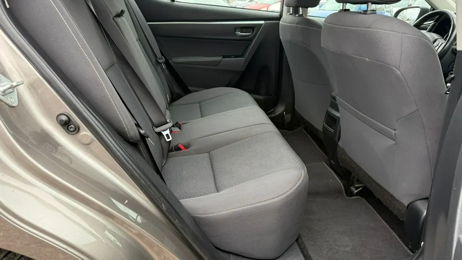 TOYOTA Corolla -