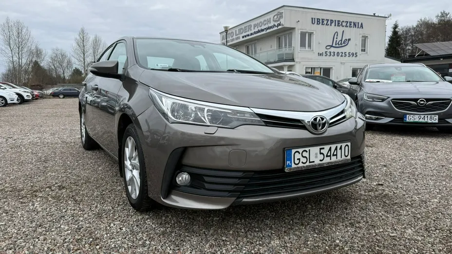 TOYOTA Corolla -