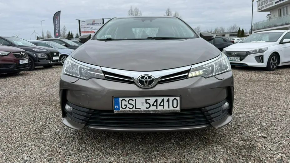 TOYOTA Corolla -