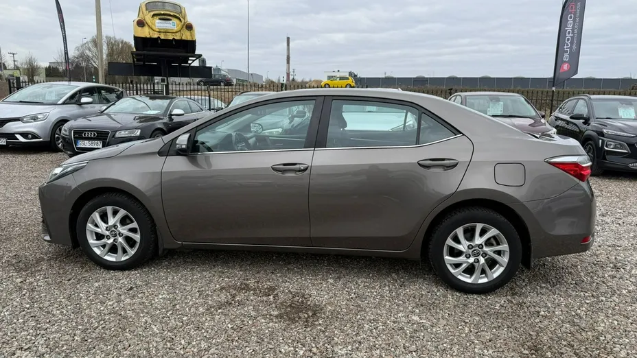 TOYOTA Corolla -