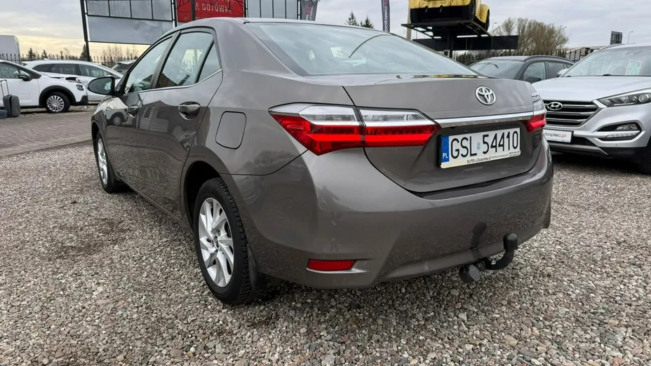 TOYOTA Corolla -
