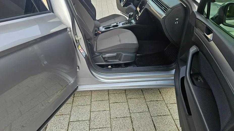 VOLKSWAGEN Passat -