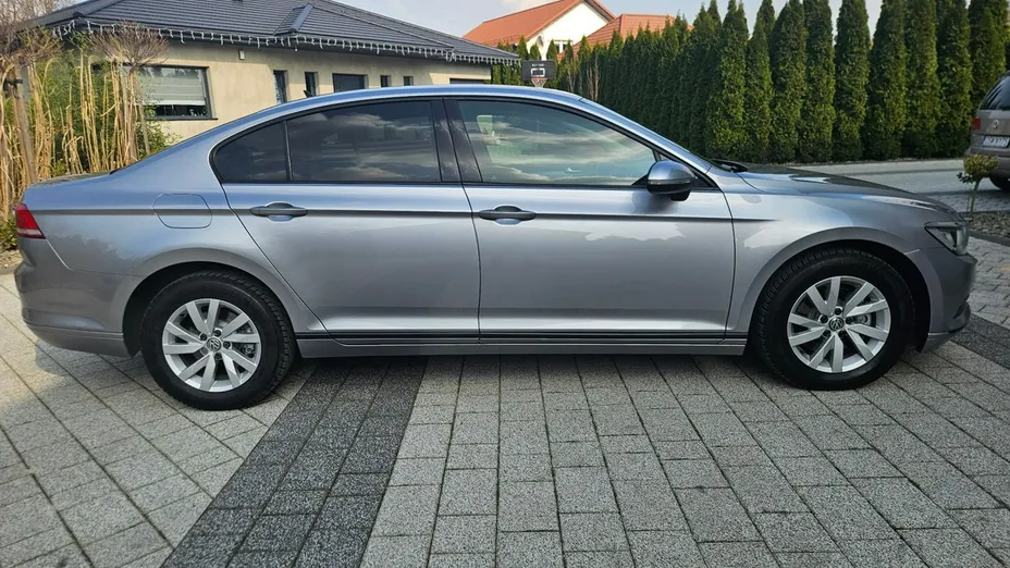 VOLKSWAGEN Passat -
