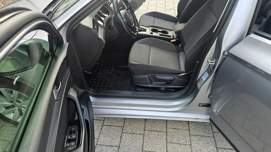VOLKSWAGEN Passat -