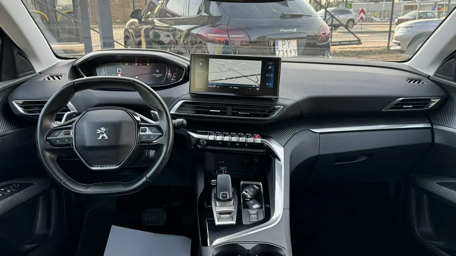 PEUGEOT 5008 -