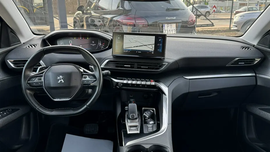PEUGEOT 5008 -