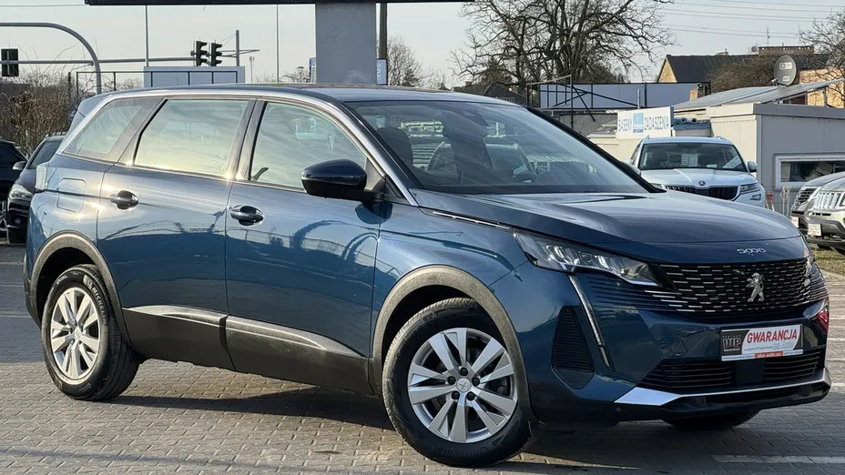 PEUGEOT 5008 -