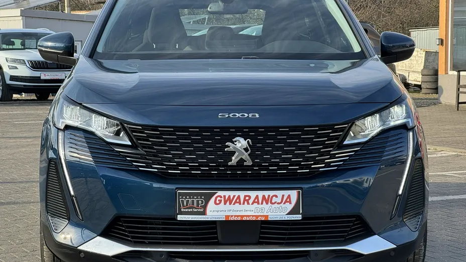 PEUGEOT 5008 -