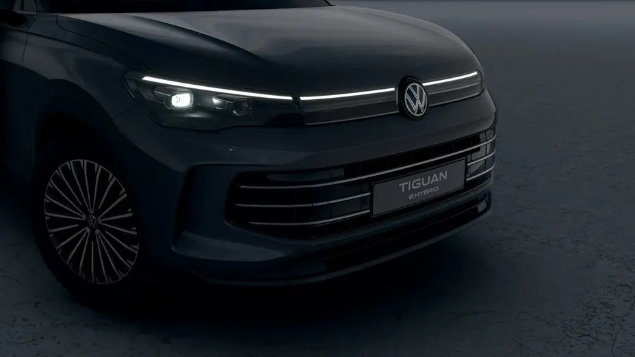 VOLKSWAGEN Tiguan -