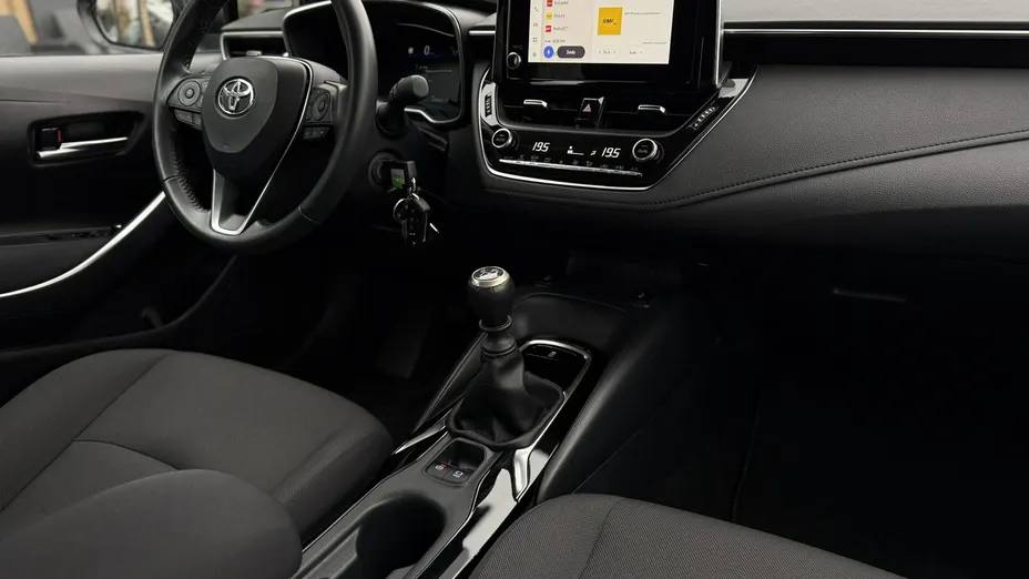 TOYOTA Corolla -