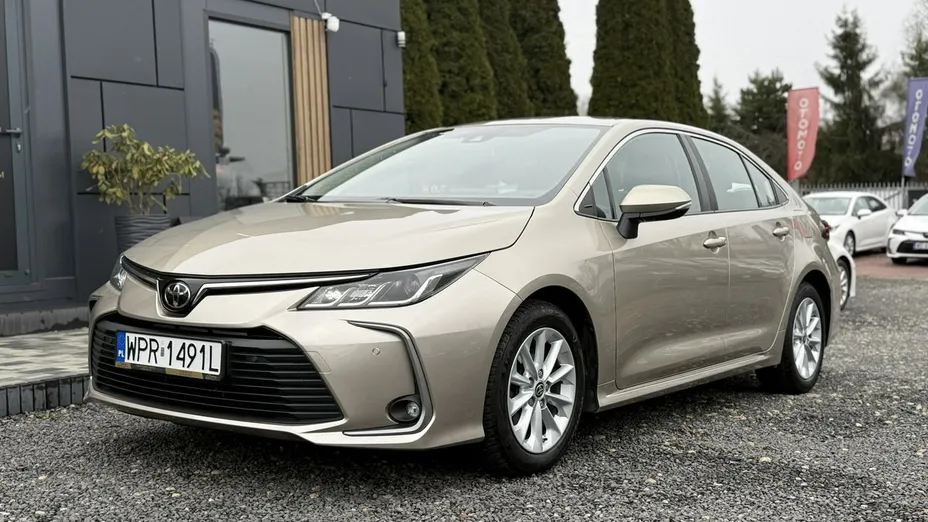 TOYOTA Corolla -