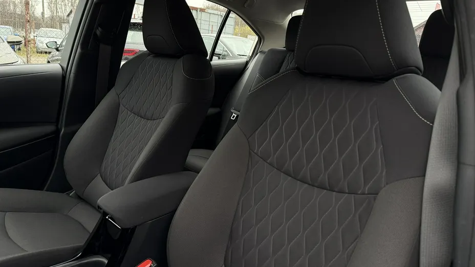 TOYOTA Corolla -