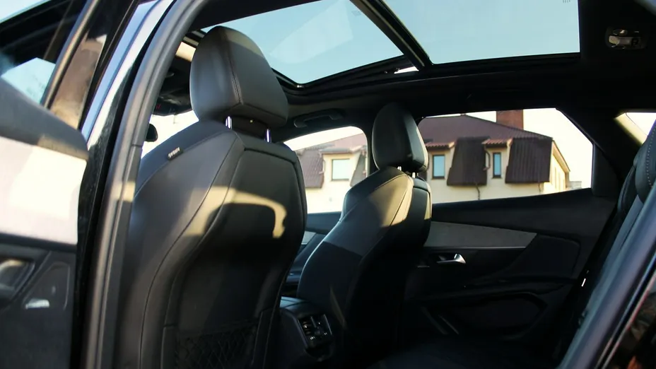 PEUGEOT 3008 -