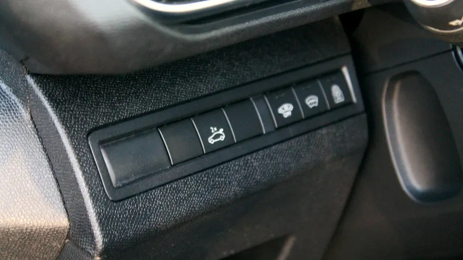 PEUGEOT 3008 -