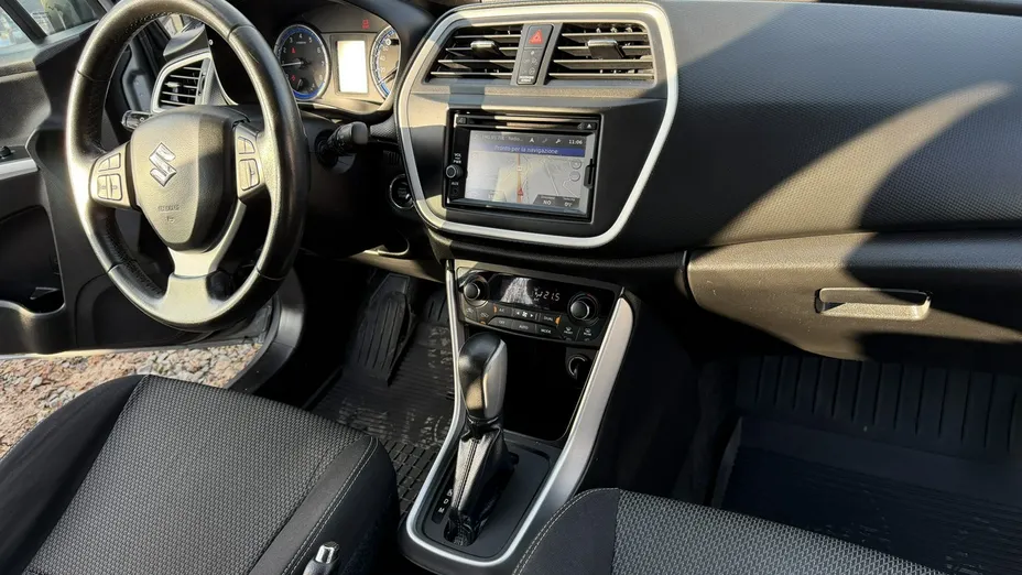 SUZUKI S-Cross -