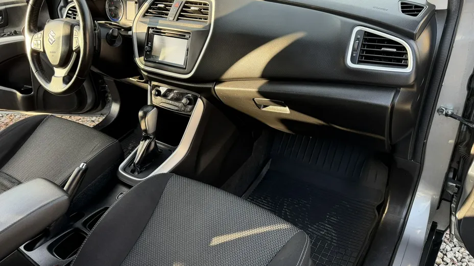 SUZUKI S-Cross -