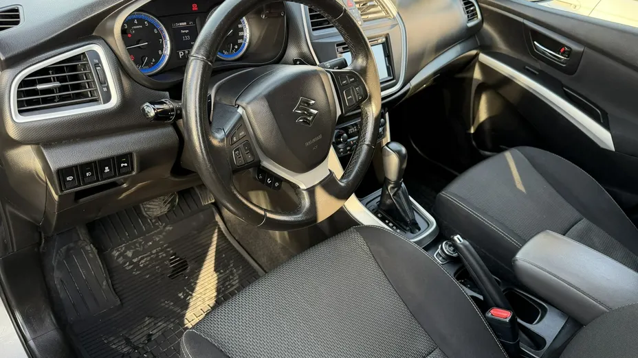 SUZUKI S-Cross -