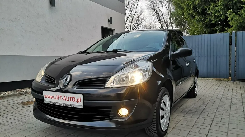 RENAULT Clio -