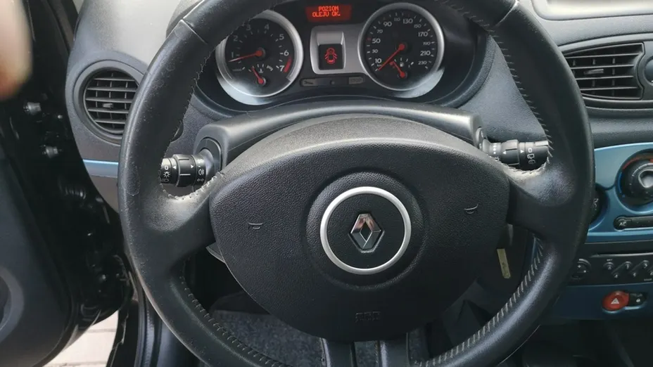 RENAULT Clio -
