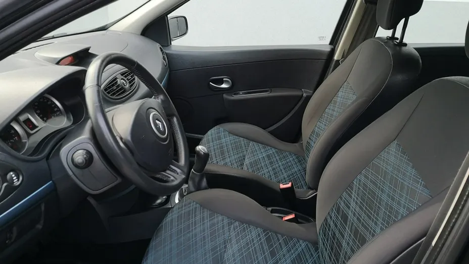 RENAULT Clio -