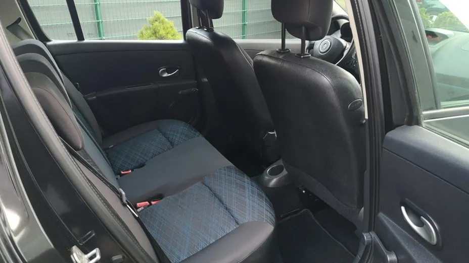 RENAULT Clio -