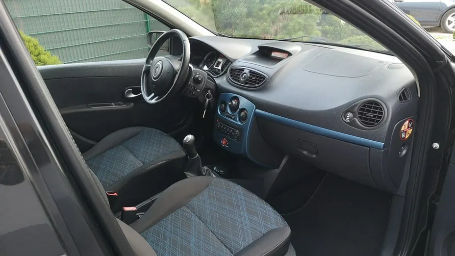 RENAULT Clio -