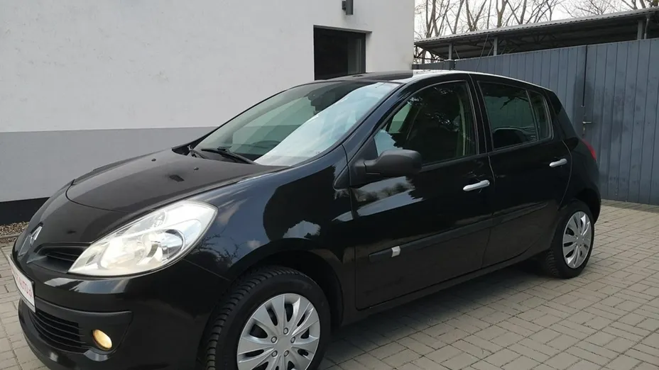 RENAULT Clio -