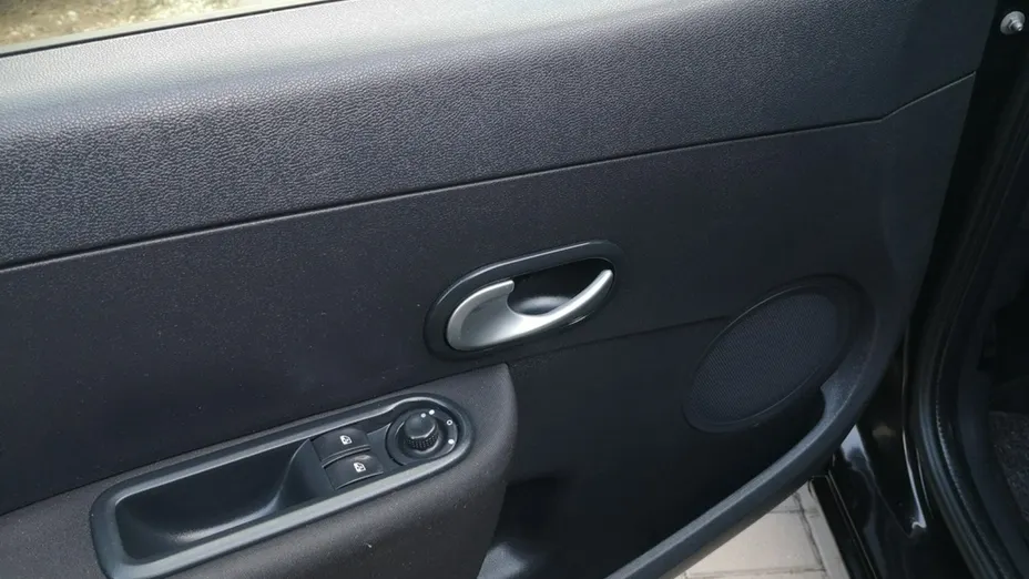 RENAULT Clio -
