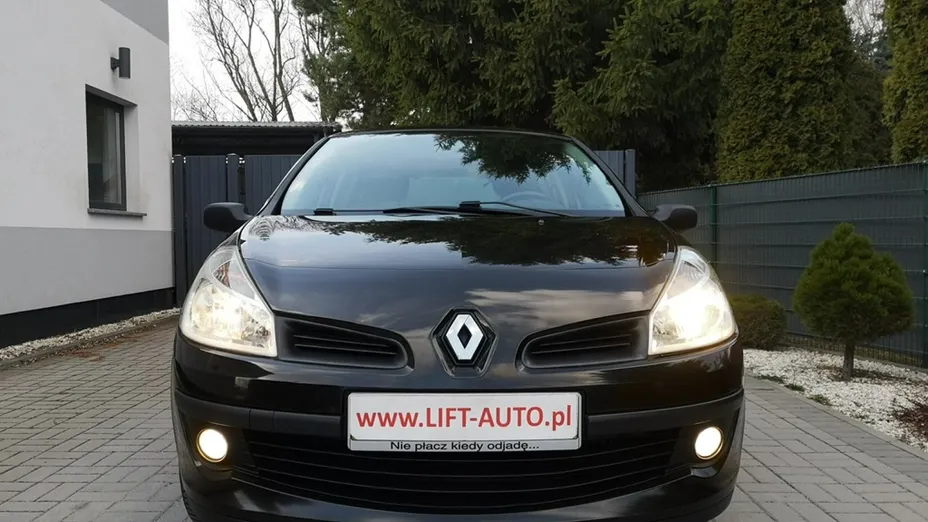 RENAULT Clio -